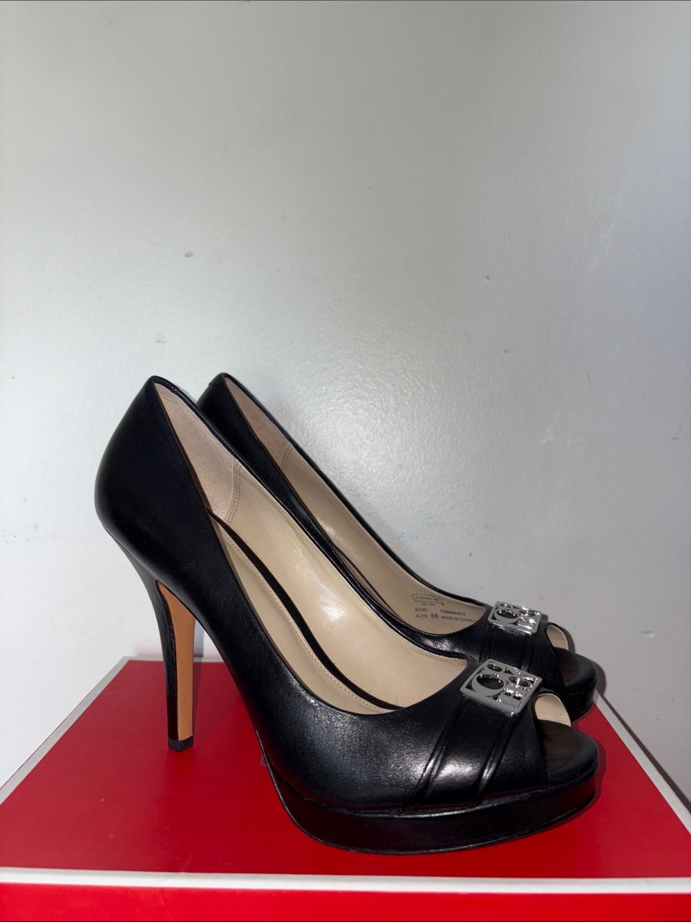 Coach Black Peep-Toe Leather High Heels size 8B